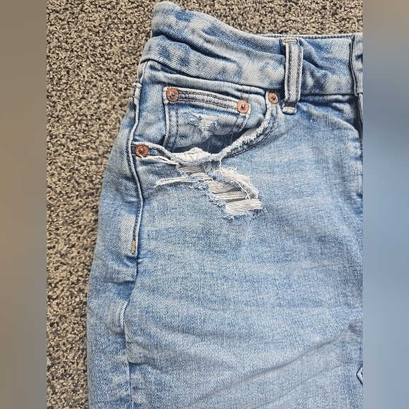 American Eagle Super Stretch Curvy High Rise Mini Denim Skirt Light Blue Size 2 - Picture 12 of 12